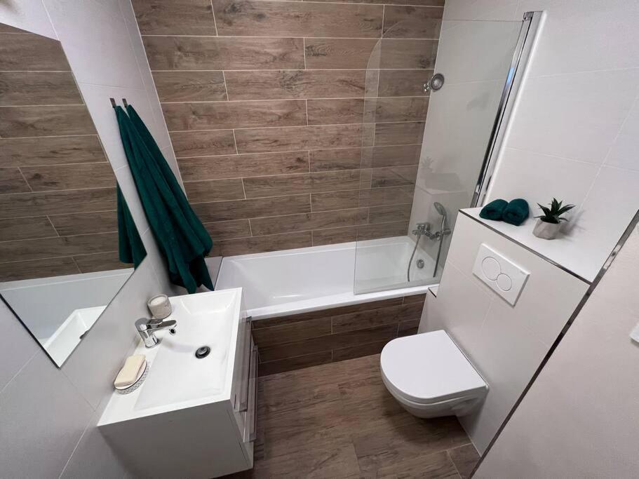 City Center Apartment With Nice Balcony Žilina Exteriér fotografie