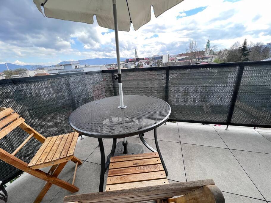 City Center Apartment With Nice Balcony Žilina Exteriér fotografie