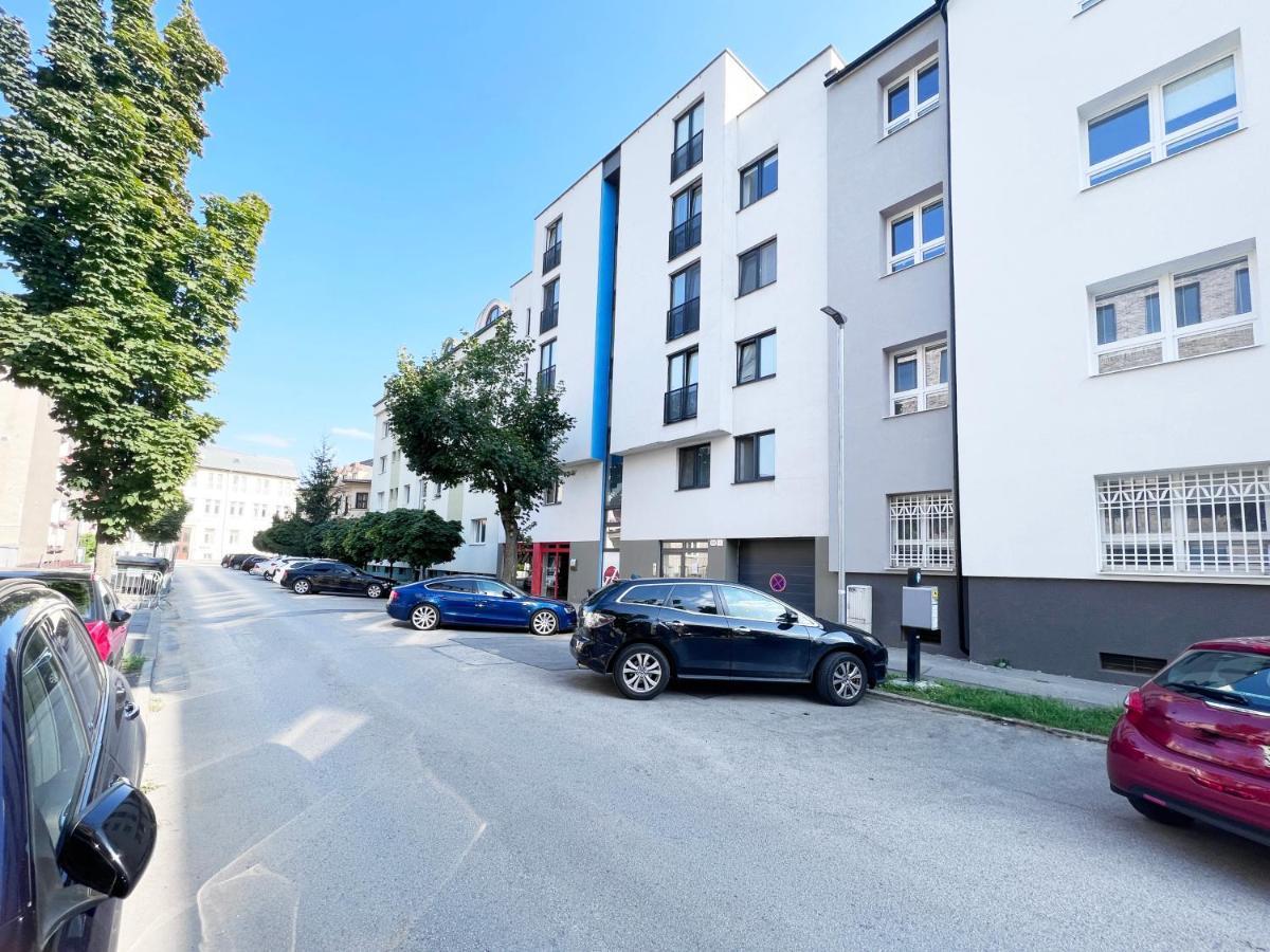 City Center Apartment With Nice Balcony Žilina Exteriér fotografie